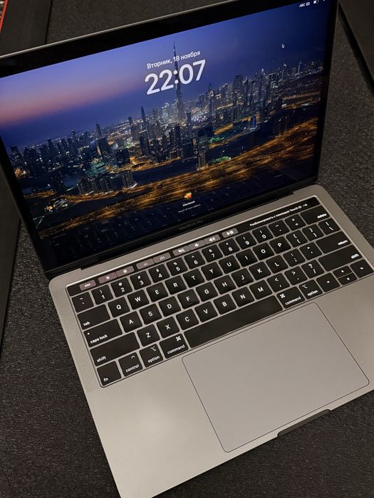 Macbook Pro 8/512 touch bar 2019