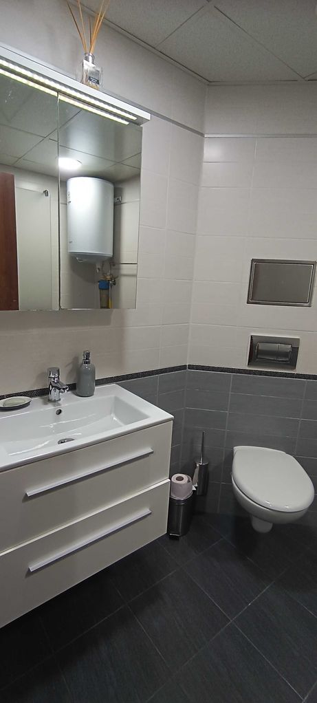 Дава се под наем Двустаен апартамент в Варна, Автогара - 79 кв.м за 382.5 € - Снимка #8