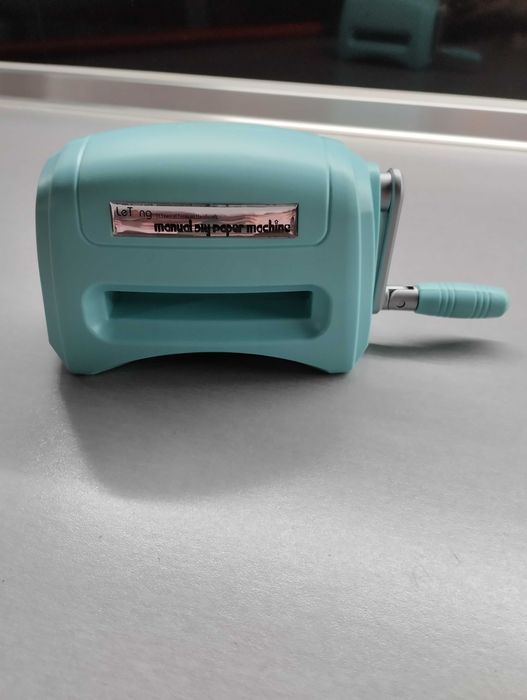 Мини машина за щанцоване