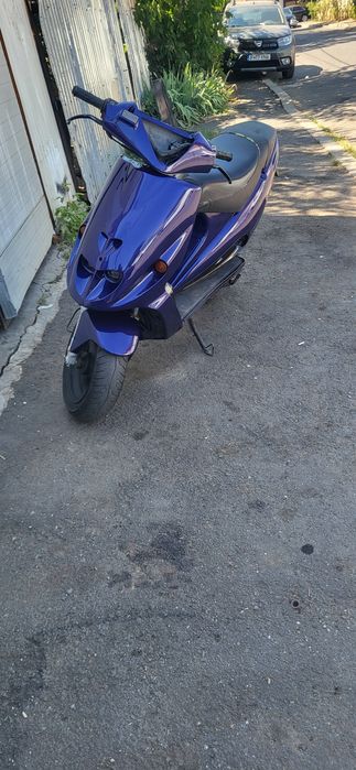 Vând yamaha aerox și malaguti f12