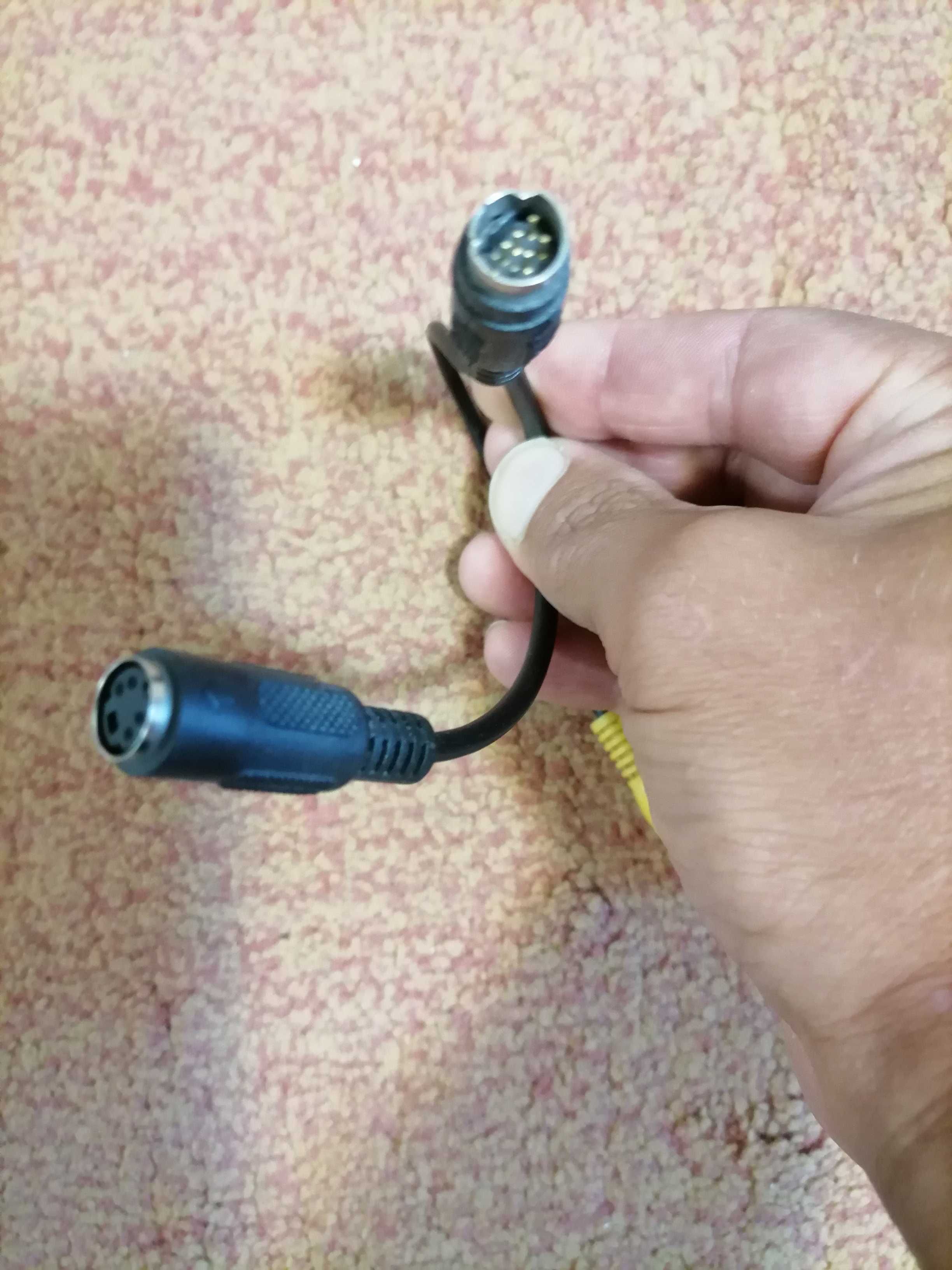 Cablu adaptor S-video 7 pini la 4 pini