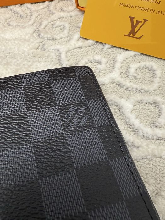 Portofel Louis Vuitton – Luxury & Eleganță