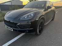 Bara fata aripi faruri porsche cayenne