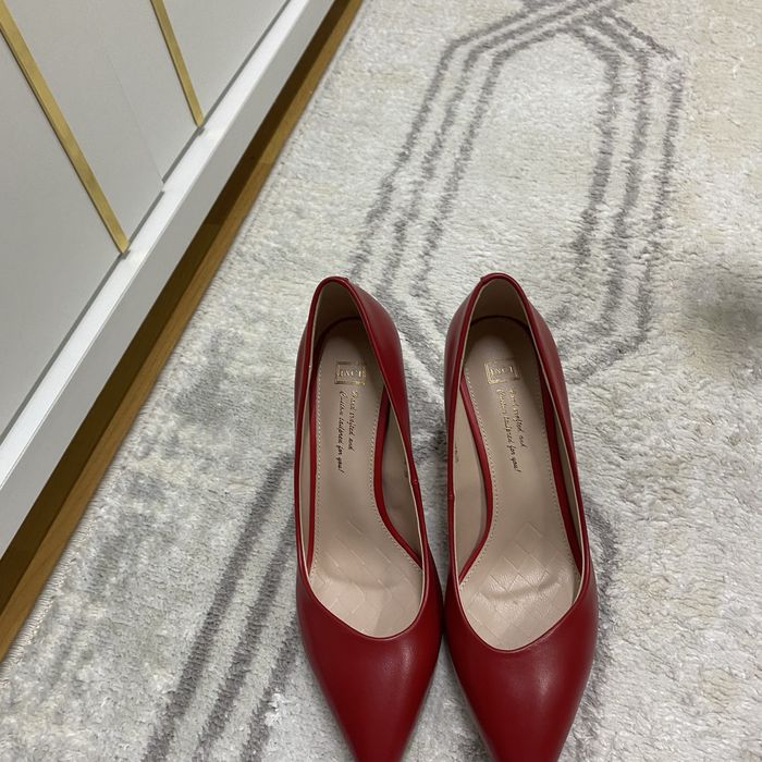 Туфли красные женские