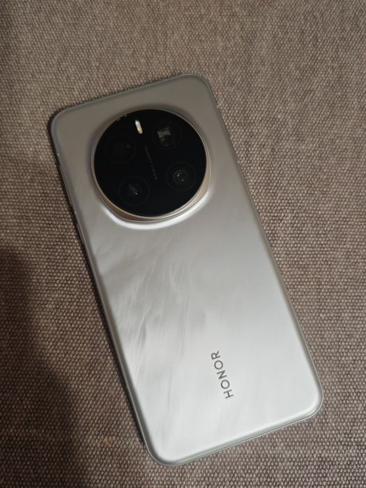 Vand Honor Magic 7 Pro  512 GB nou cu garantie