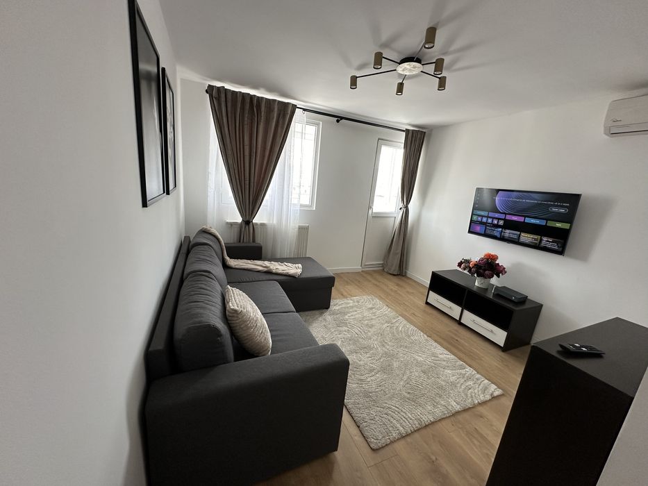 Închiriez apartament 2 camere – Centru- Palas Mall