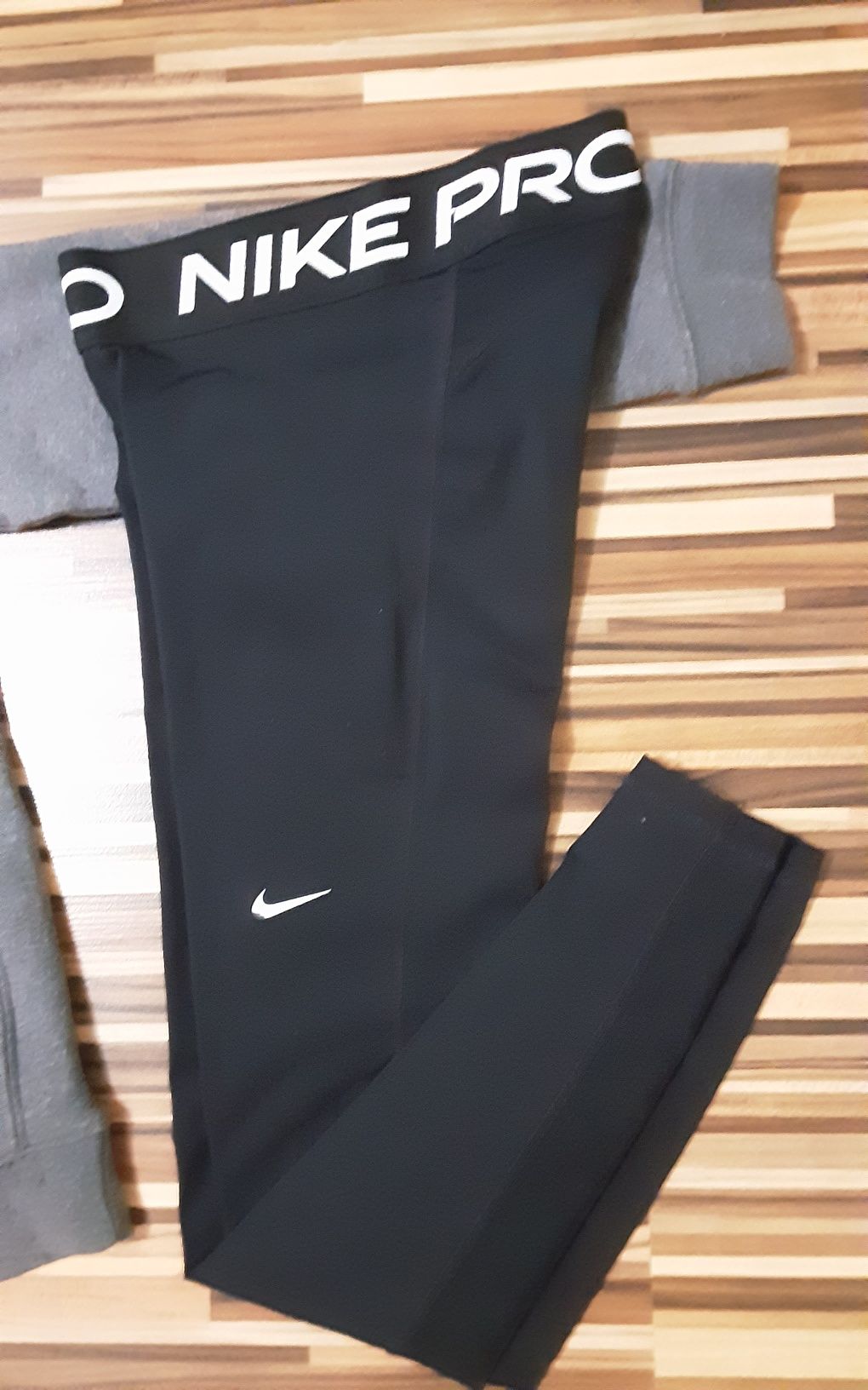 (XS) NIKE PRO оригинален клин(35лв) и худи(45лв)