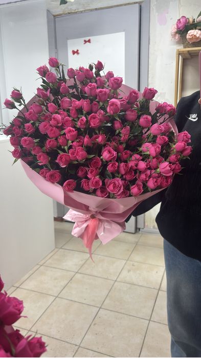 Букет кустовых роз