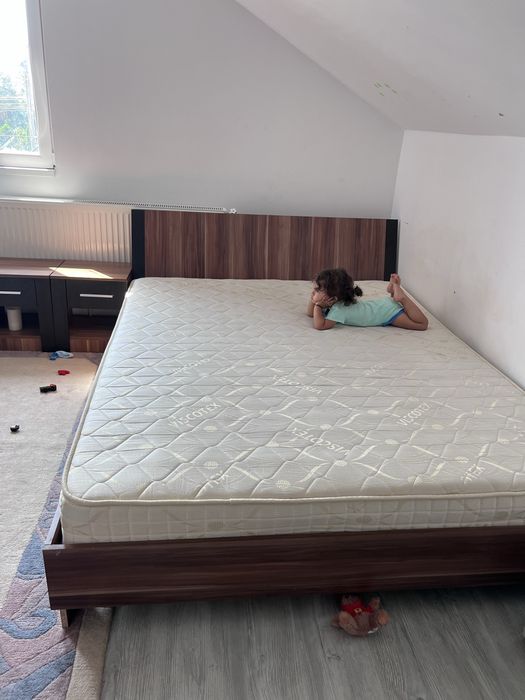 Pat cu saltea dormitor