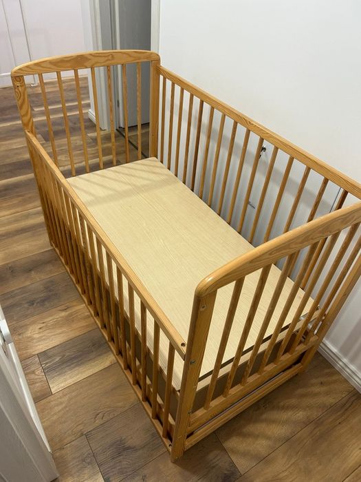 Patut bebe din lemn reglabil