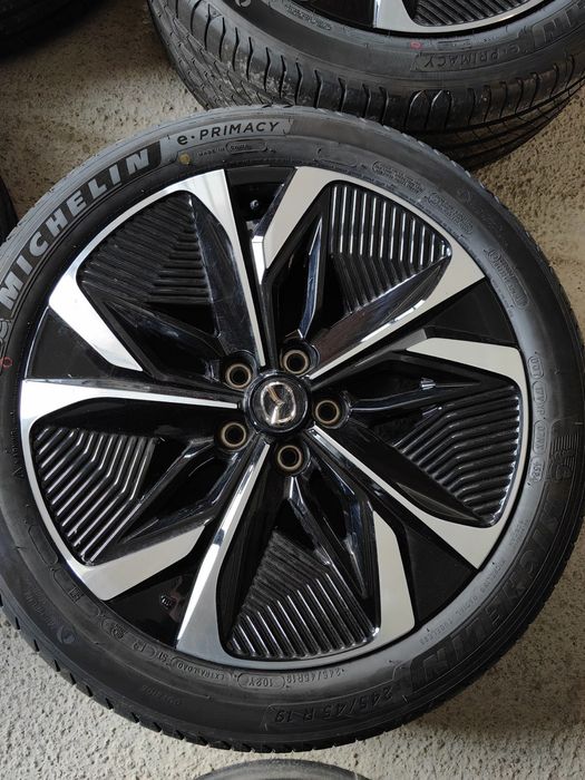 Джанти с Гуми Mazda 19 цола 5х114.3