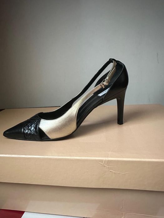Босоножки . MaxMara