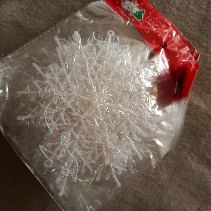 Yangi yil uchun bezak qor parchasi