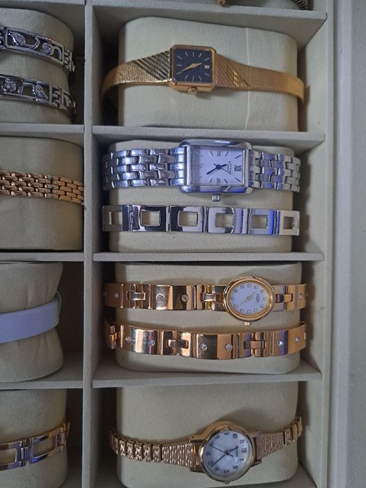 Colectie-12 ceasuri funcționale ± 3 brățară, cutie inclusă