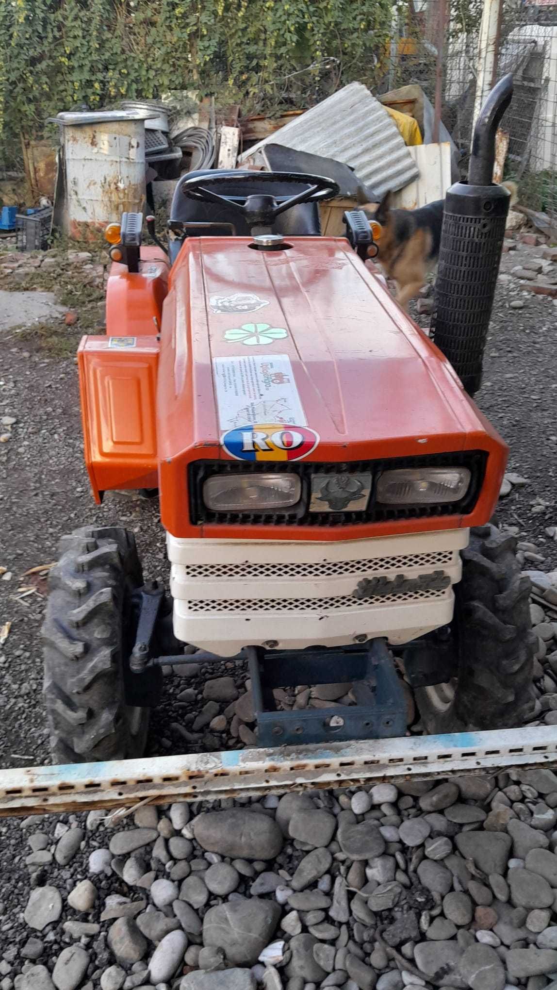 GRAU  1 leu/kg , TRACTOR kubota 12cp și 14 cp, freza, coasa 4000E
