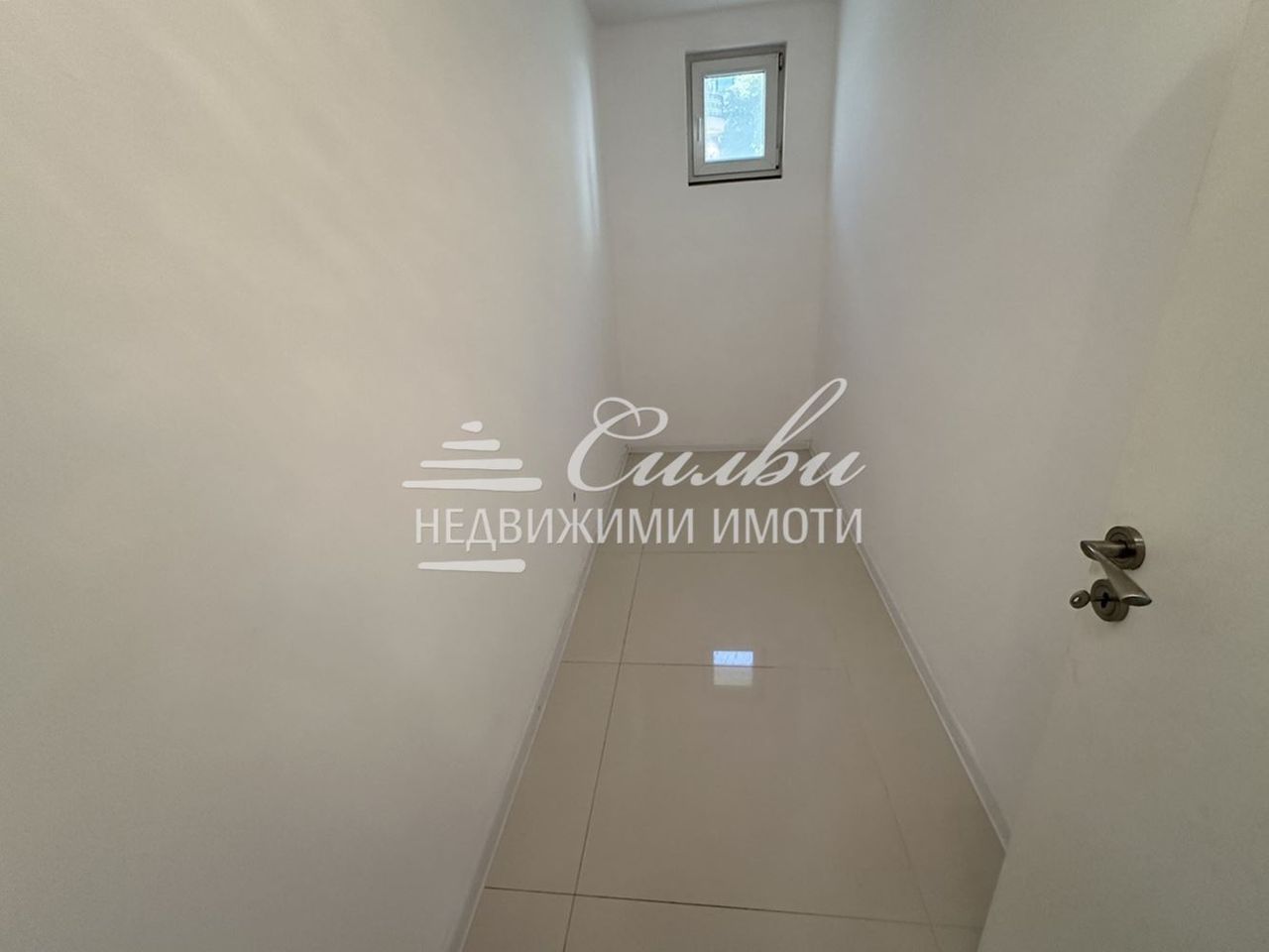 Продава се Тристаен апартамент в Шумен, Дивизионна болница - 93 кв.м за 1289 €/кв.м - Снимка #7