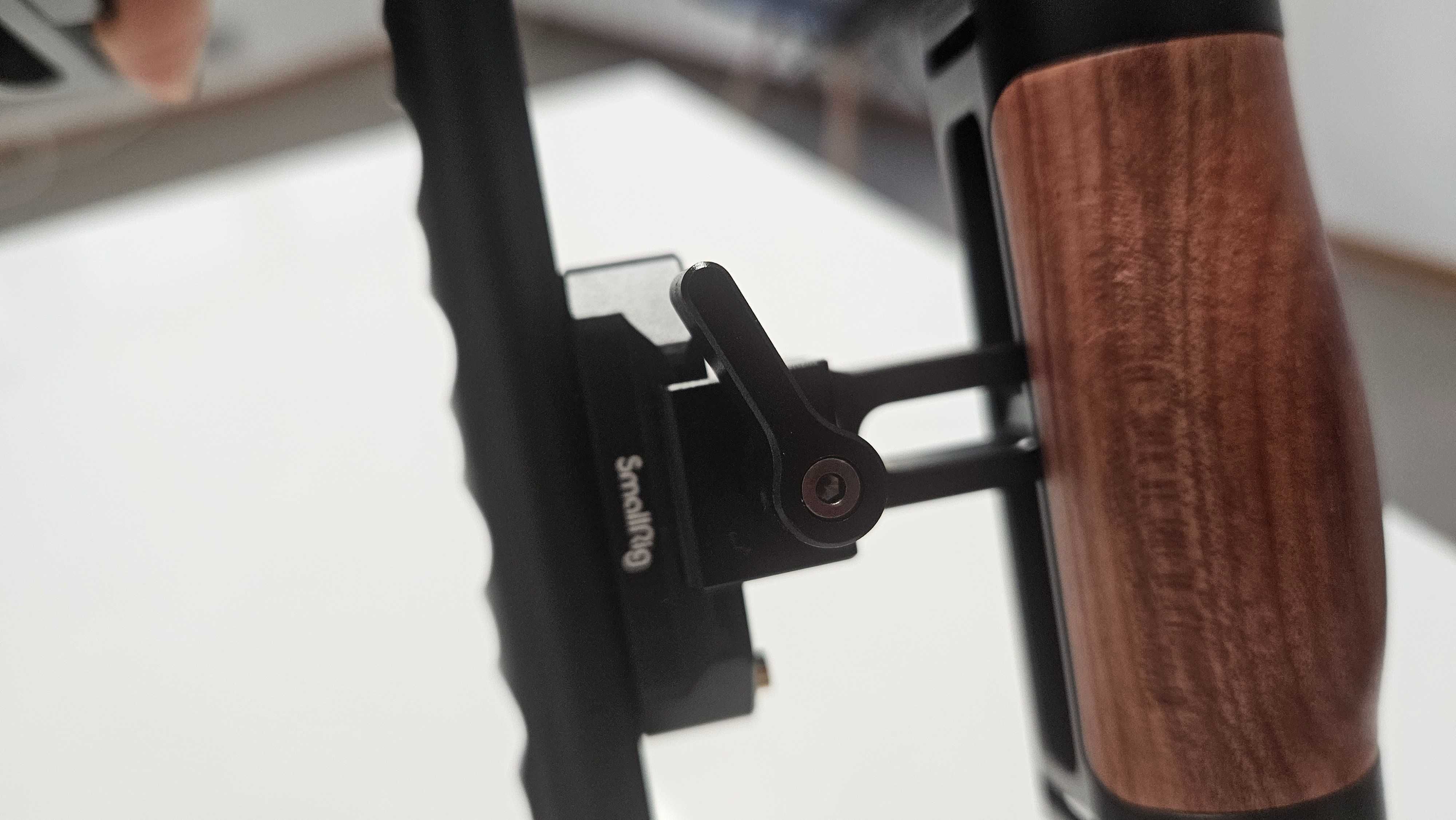 Нов риг за фотоапарат с тръби и дървена дръжка SmallRig