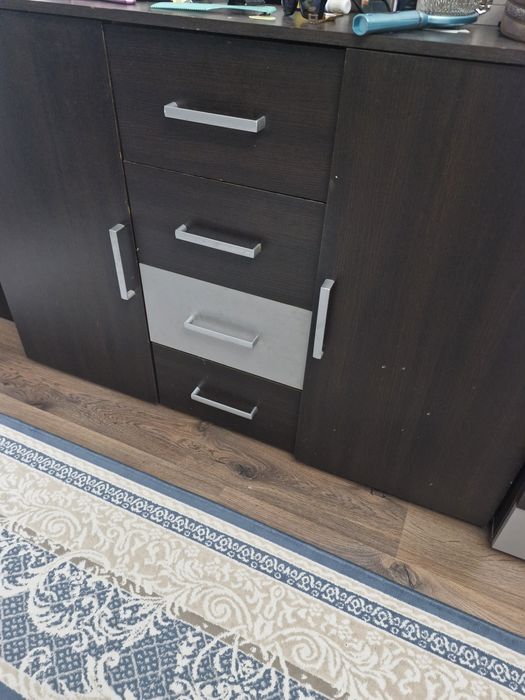 Продам комод с зеркалом