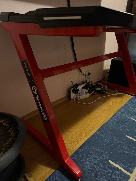 Birou gaming 120×60×70 cu cadru metalic tip Z - ARGB custom