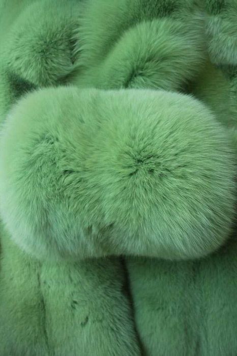 шубка мех натур  Цвет Мята Молодеж 44-46р  Дешево Удобно посмореть