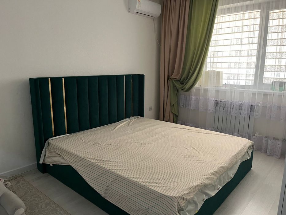 Кравать спальни 180:200