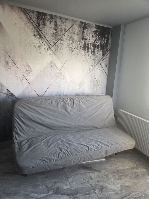 Canapea extensibilă de 3-4locuri 70x200,sau 140x200se vinde fara perne