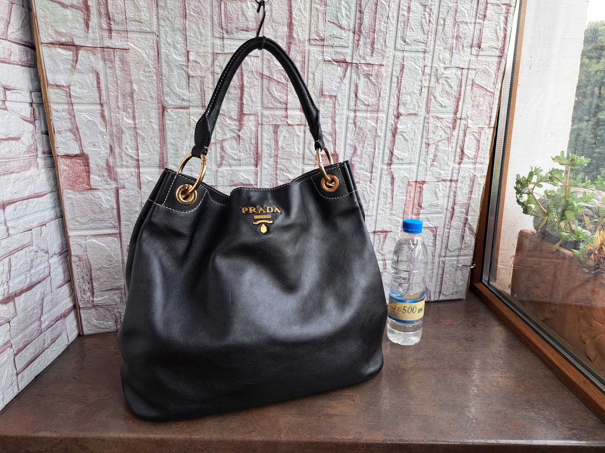 дамска чанта Prada,черна кожена торба-естетсвена кожа