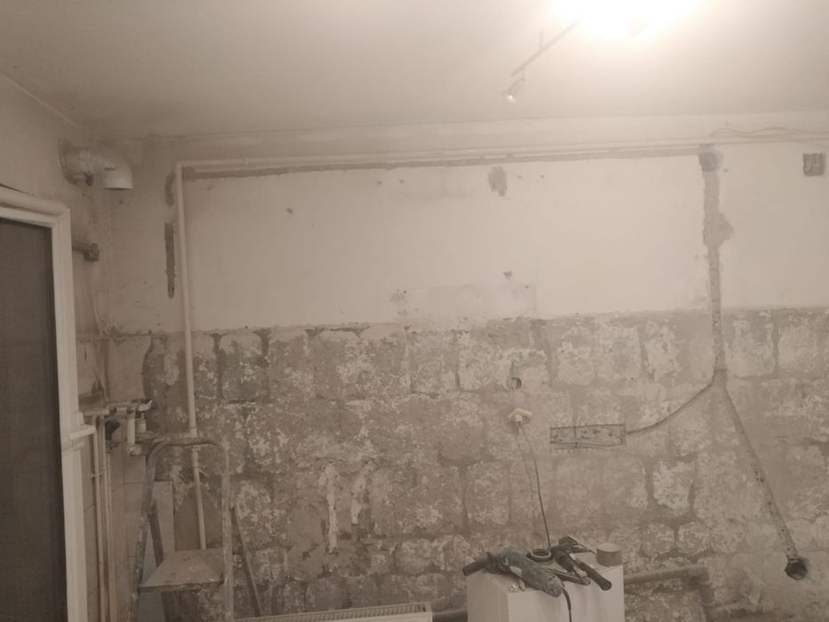 Zugrăveli faianță gresie debarasări apartamente  case mutări
