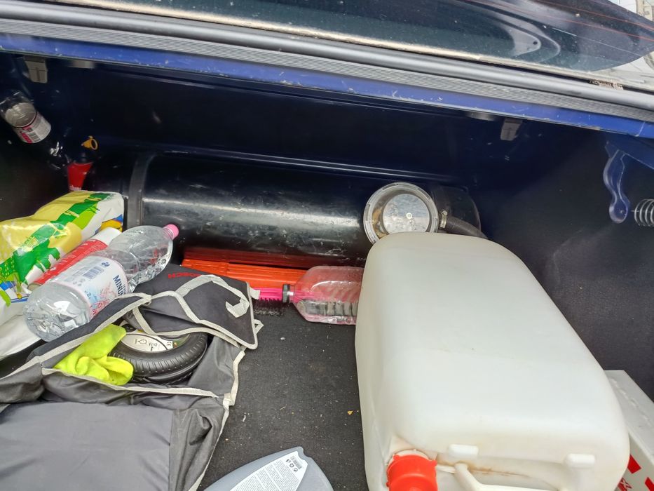 Vând Logan 1.6 stricat