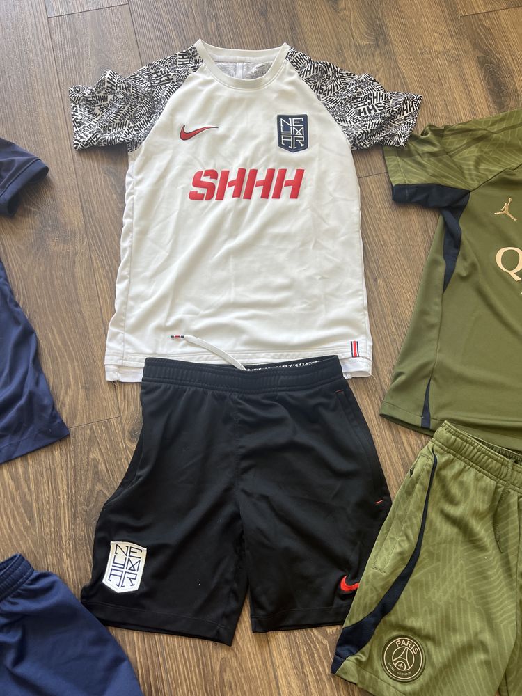 Детски екипи Nike PSG HM Neymar размери S и М 128-137 и 137-147