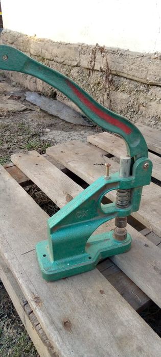 Продам прес для швейной фурнитуры