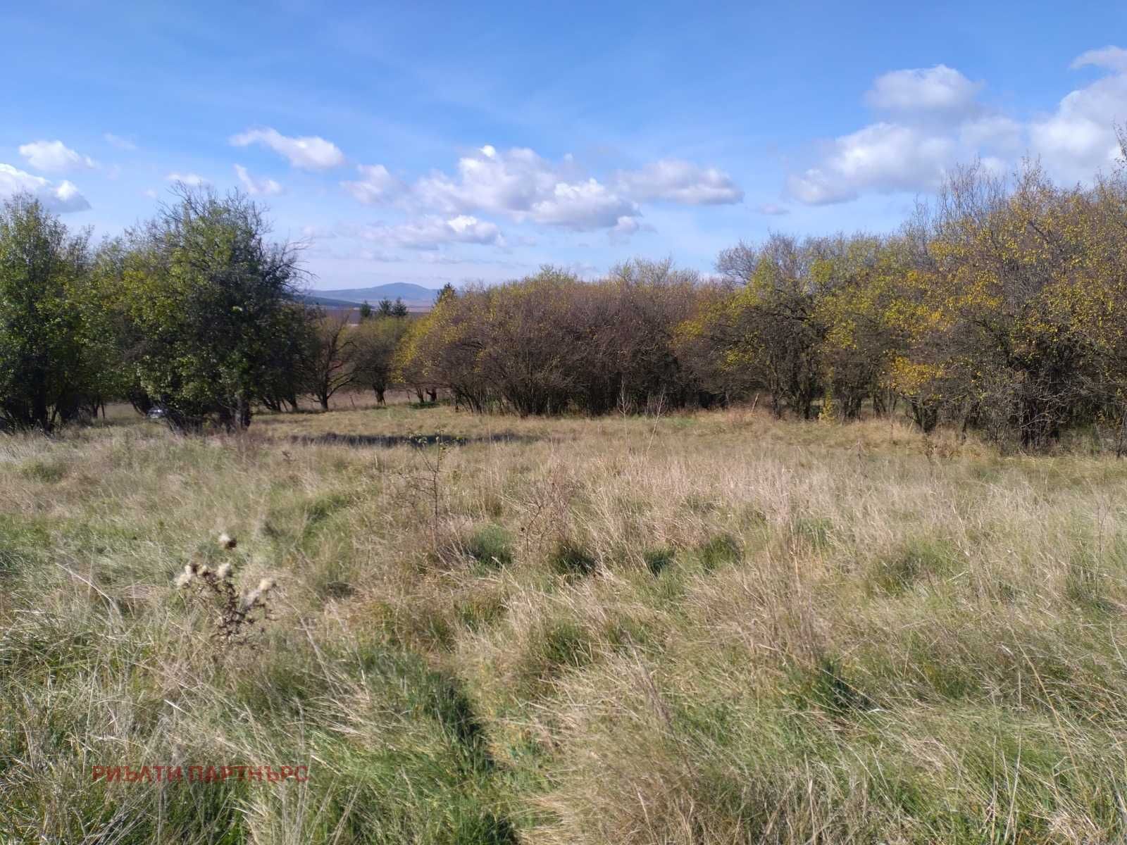 Продава ПАРЦЕЛ в с. Слаковци, общ. Брезник, област Перник