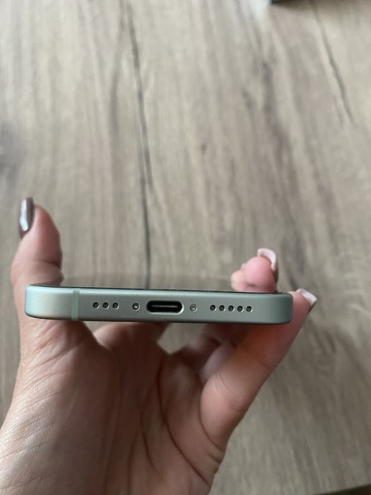iPhone 15 green 128GB