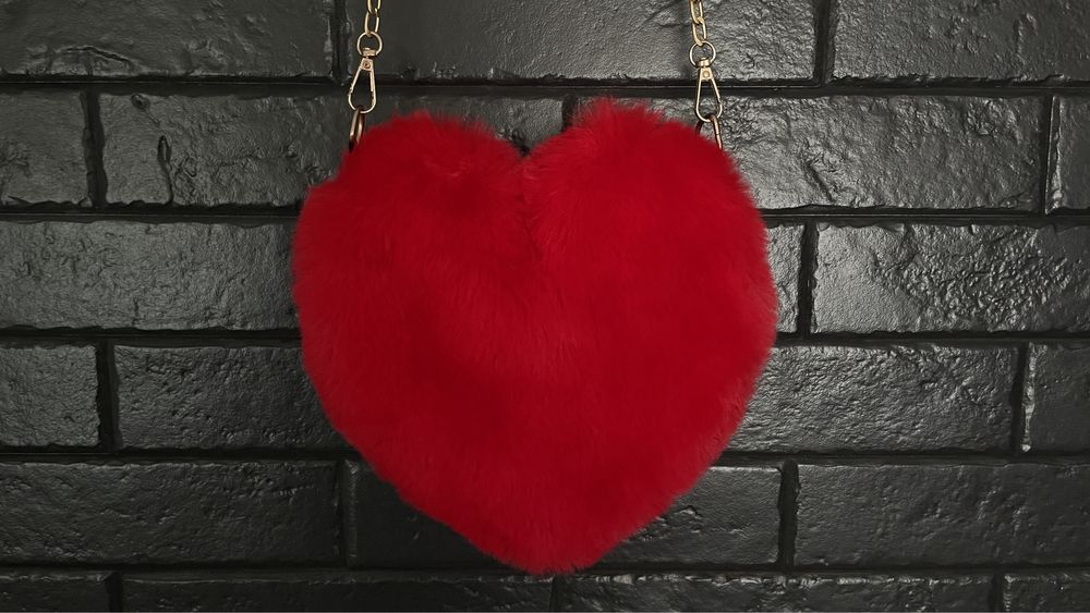 Плюшена чанта във формата на сърце