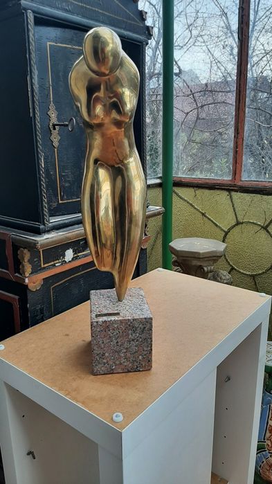 Sculptura bronz soclu marmura
