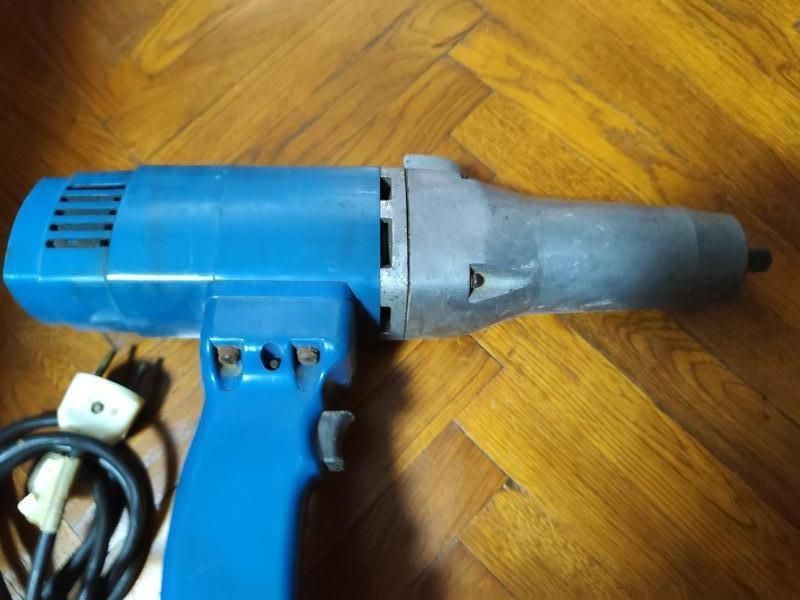 Гайковёрт электро