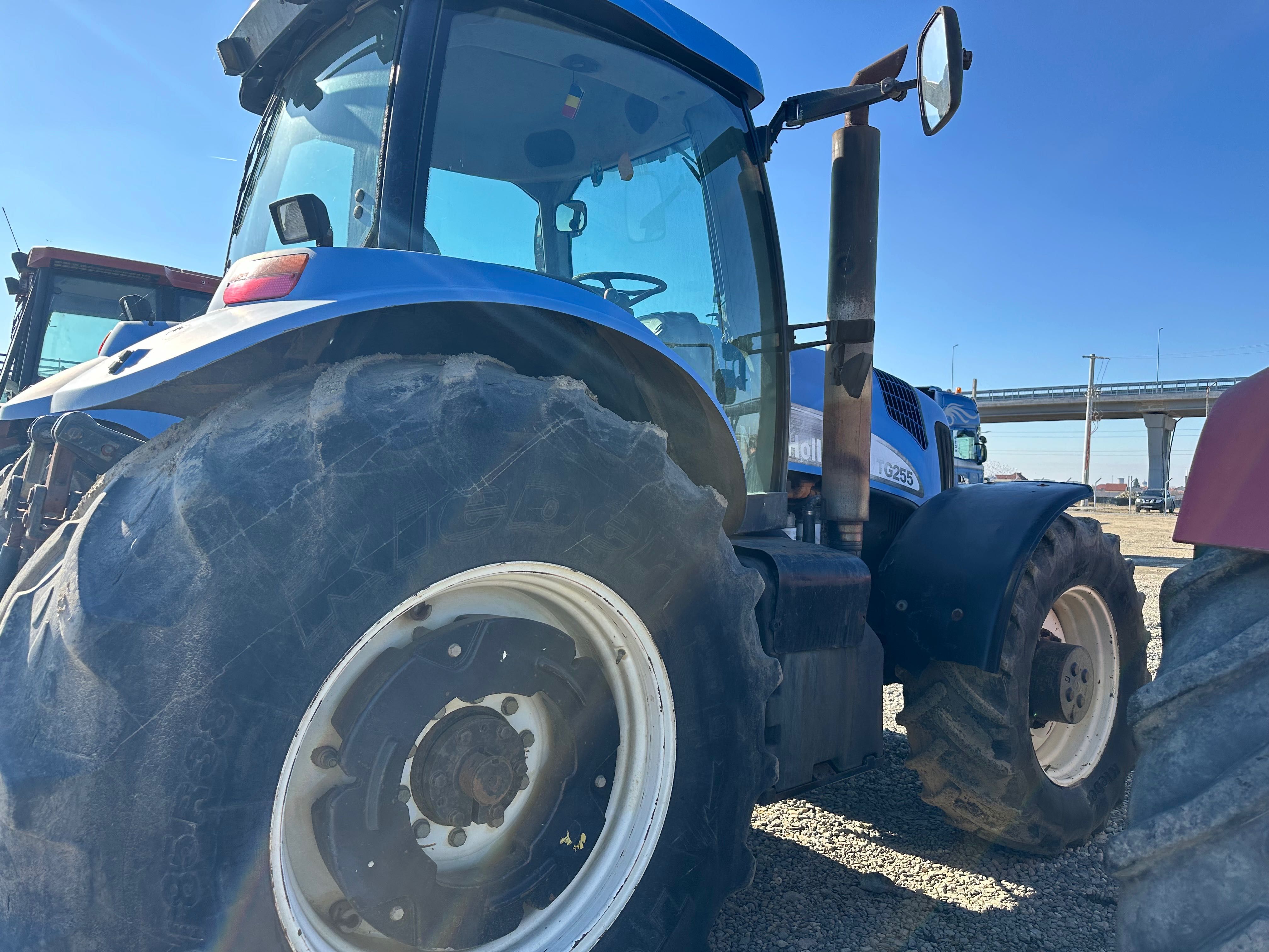 Tractor new holland tg 255