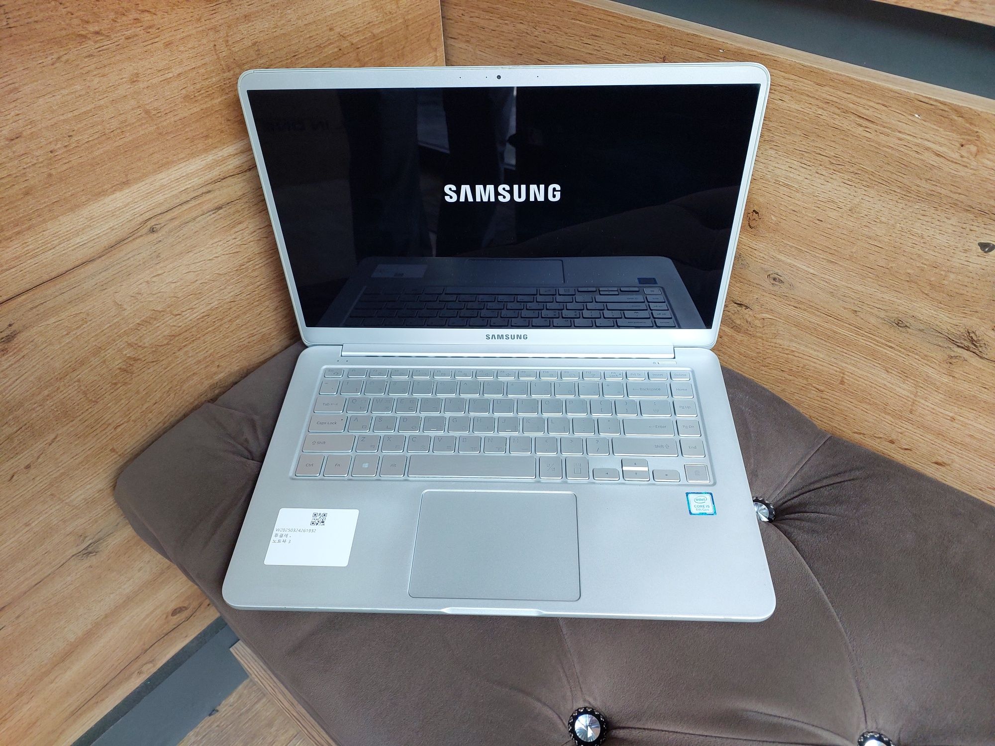 Samsung noutbuk trading bugalteriya ofis hamda internet ishlari uchun