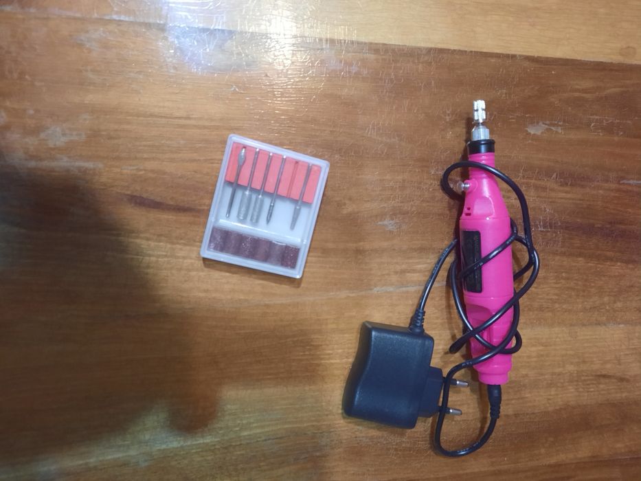 Продавам нова ел. пила за сваляне на гел лак