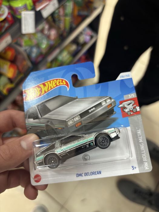 Hotwheels dmc delorean treasure hunt