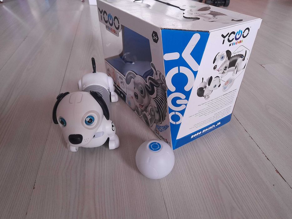 Интерактивно куче робот