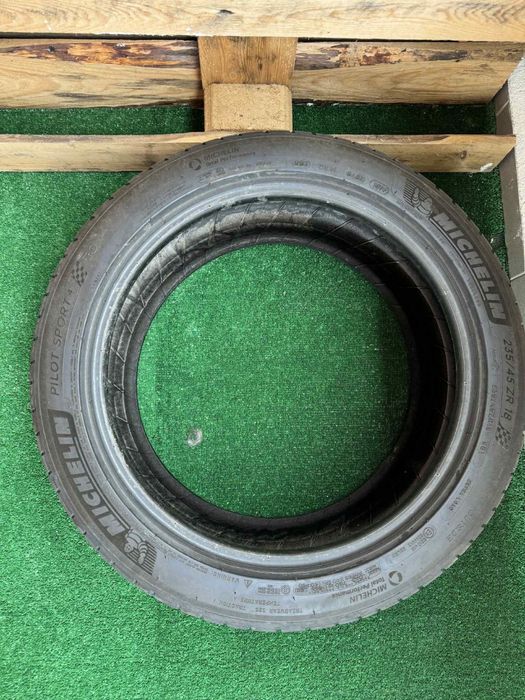 Michelin pilot sport 4 235/45 R18