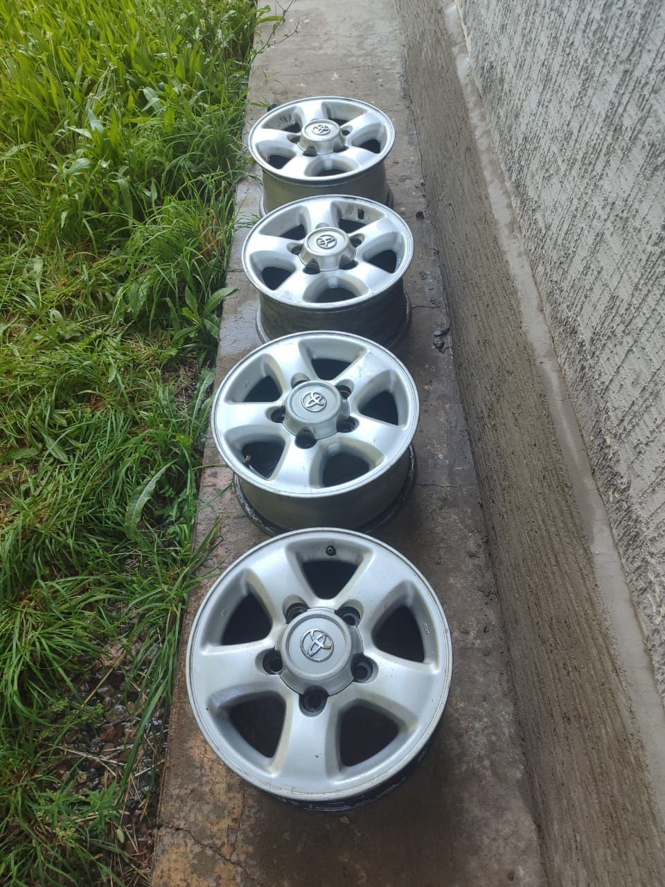 Продам диски крузак 100 R 16