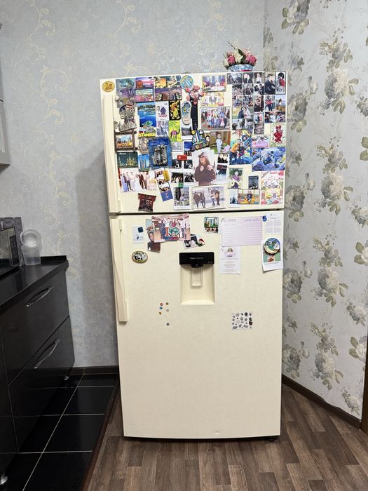 Большой холодильник