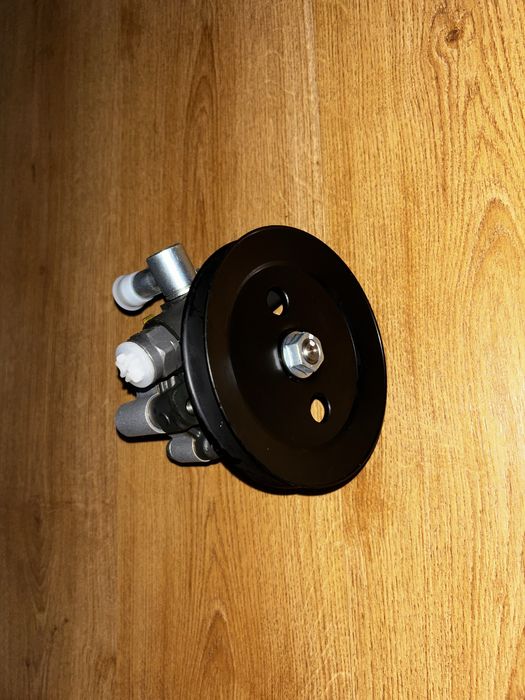 Продам гур , Масленный насос на тайота хайс