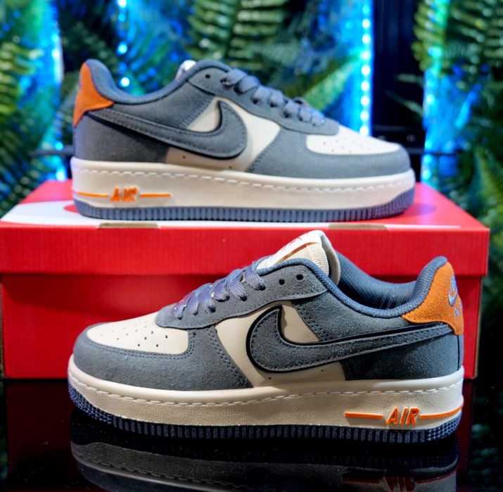 Маратонки Nike Air Force 1 сиво с оранжево