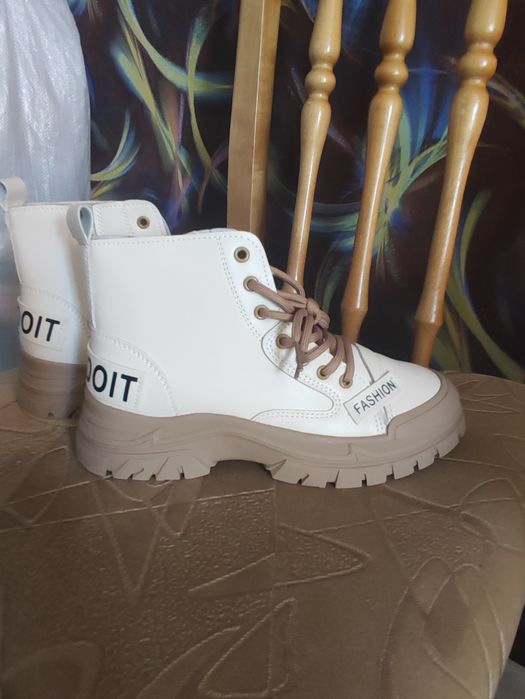 Ботинки весна-осень.37 размер.