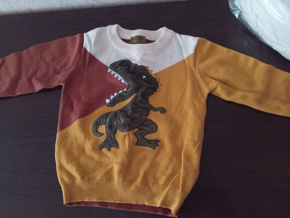 Продам детские кофты.