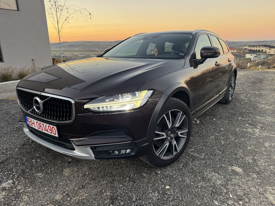 Volvo v90 Cross Country 235cp 4x4