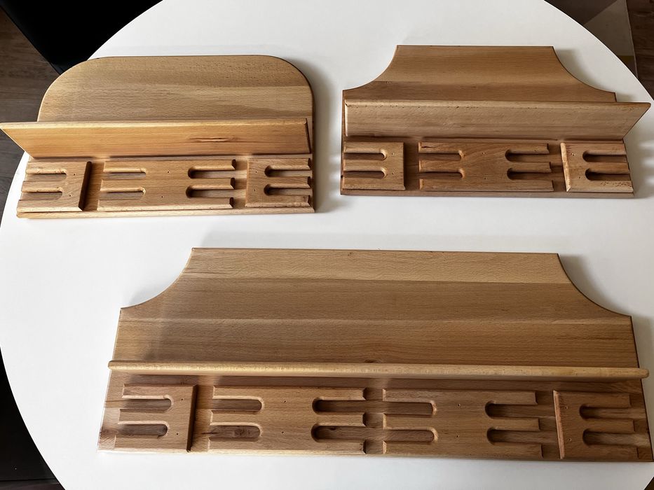 Поставки за купи и медали от масив